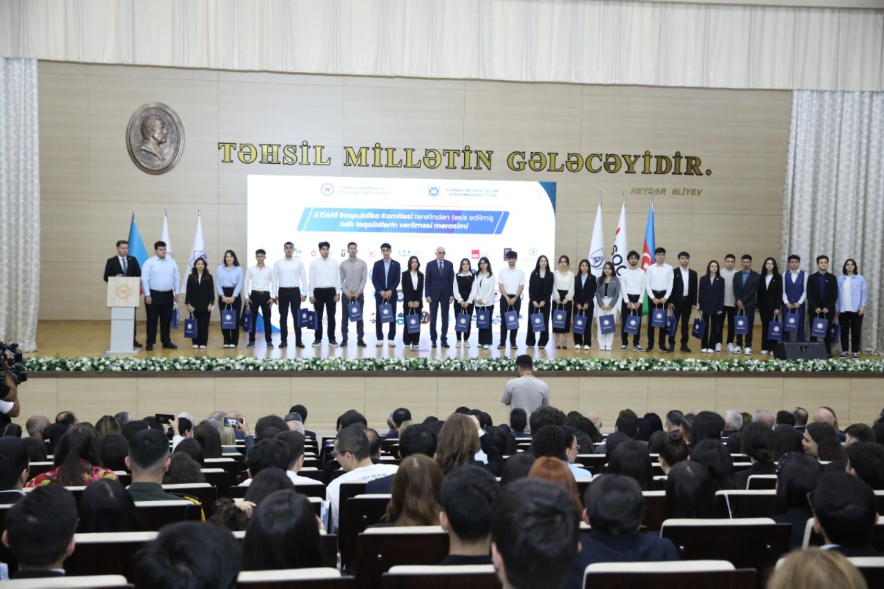 Heydər Əliyevə həsr olunan tədbirdə 308 tələbəyə “Adlı təqaüd” verilib - FOTOLAR